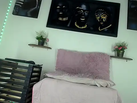 Tatoo Noah online show from March 11, 1:17 pm