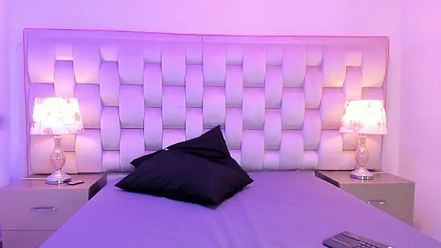 StefanyCondia online show from March 14, 6:35 pm