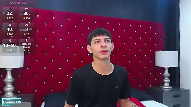 Logan Woods online show from February 5, 10:03 pm