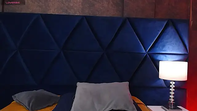 Logan Woods online show from March 13, 4:30 am