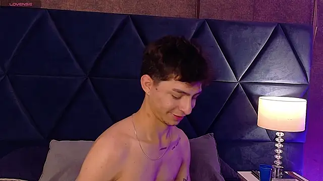 Logan Woods online show from March 17, 4:10 pm