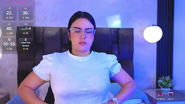 Snapshot of vicky_grey chatting on June 1, 12:40 pm vicky grey online show from June 1, 12:40 pm