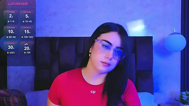 Snapshot of vicky_grey chatting on June 14, 10:39 am vicky grey online show from June 14, 10:39 am
