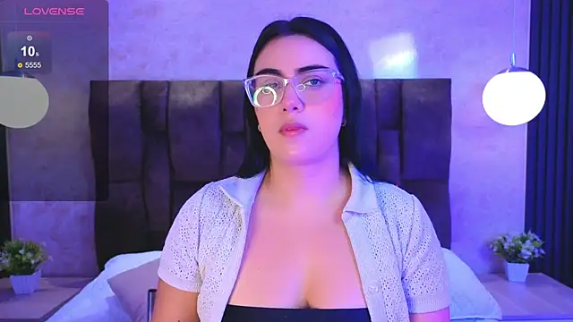 Snapshot of vicky_grey chatting on June 17, 12:29 pm vicky grey online show from June 17, 12:29 pm