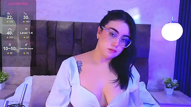 Snapshot of vicky_grey chatting on June 18, 12:53 pm vicky grey online show from June 18, 12:53 pm