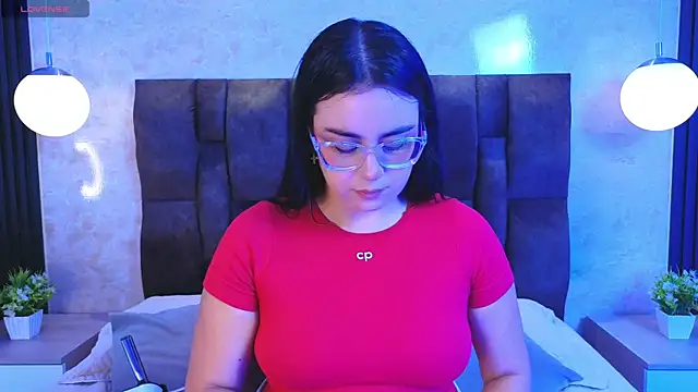 Snapshot of vicky_grey chatting on June 27, 11:48 am vicky grey online show from June 27, 11:48 am