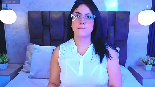 Snapshot of vicky_grey chatting on July 9, 12:31 pm vicky grey online show from July 9, 12:31 pm