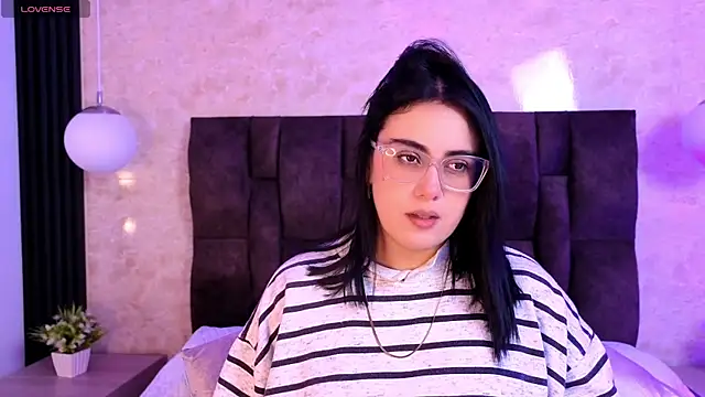 Snapshot of vicky_grey chatting on July 23, 3:43 pm vicky grey online show from July 23, 3:43 pm