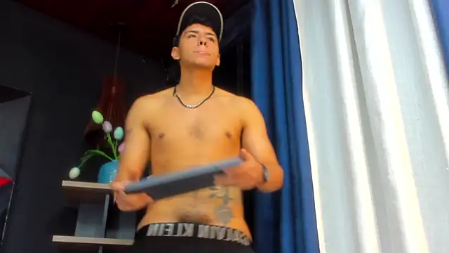 Tobias Vega online show from February 18, 1:23 am