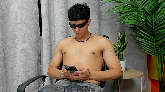Tobias Vega online show from May 5, 6:54 am
