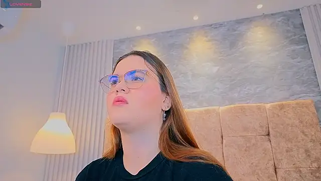 zoe hugeboobs online show from March 8, 11:58 am