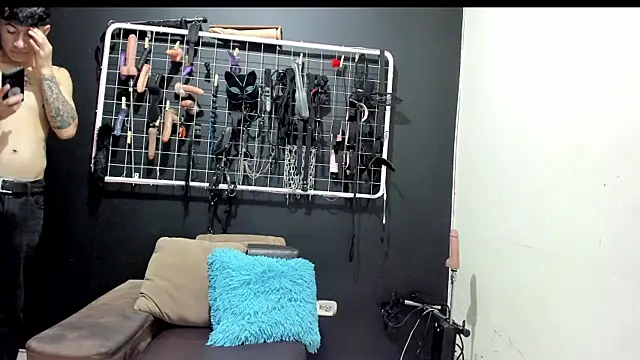 Snapshot of Slave_Melany_bdsm chatting on May 21, 1:07 pm Slave Melany bdsm online show from May 21, 1:07 pm