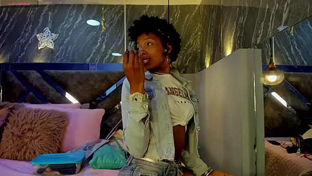 Afrodita Greenn online show from February 4, 3:34 am