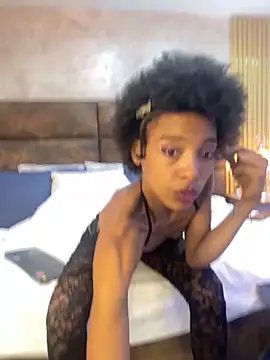 Snapshot of Afrodita_Greenn chatting on May 5, 12:24 pm Afrodita Greenn online show from May 5, 12:24 pm