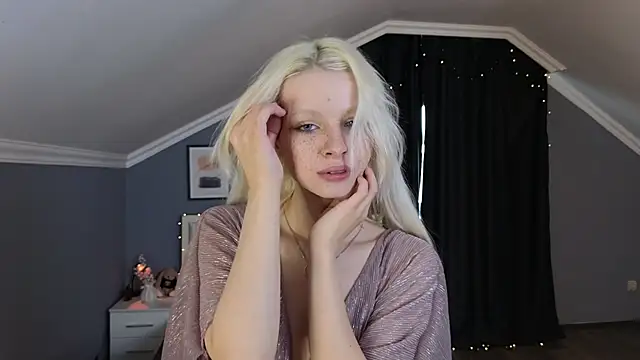 Naomi Demio online show from February 28, 10:27 am