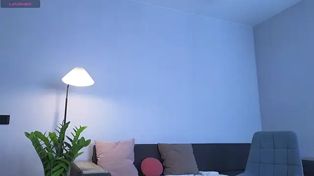 MillaKowal online show from February 28, 6:25 am