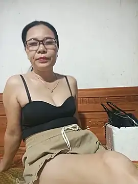 Snapshot of Nuna_689 chatting on May 18, 2:01 pm Nuna 689 online show from May 18, 2:01 pm
