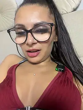 Snapshot of HiddendesireXO01 chatting on June 26, 7:18 pm HiddendesireXO01 online show from June 26, 7:18 pm