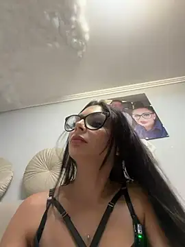 Snapshot of HiddendesireXO01 chatting on July 1, 7:13 pm HiddendesireXO01 online show from July 1, 7:13 pm