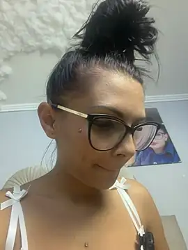 Snapshot of HiddendesireXO01 chatting on July 9, 7:51 pm HiddendesireXO01 online show from July 9, 7:51 pm
