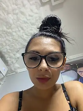 Snapshot of HiddendesireXO01 chatting on July 10, 7:27 pm HiddendesireXO01 online show from July 10, 7:27 pm
