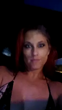 Snapshot of BusyB1983 chatting on May 28, 1:36 am BusyB1983 online show from May 28, 1:36 am