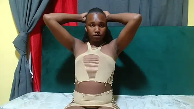 Snapshot of TallHornyTrans chatting on March 18, 6:44 pm TallHornyTrans online show from March 18, 6:44 pm