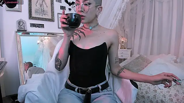 OhMyBush online show from April 12, 9:03 am