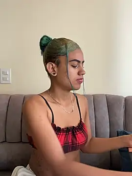 baby julieta5 online show from July 19, 2:10 pm