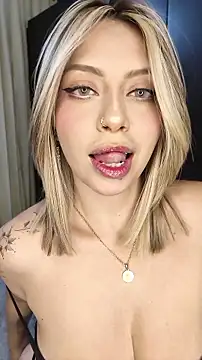 Snapshot of BellaDonna_16 chatting on July 16, 11:22 pm BellaDonna 16 online show from July 16, 11:22 pm