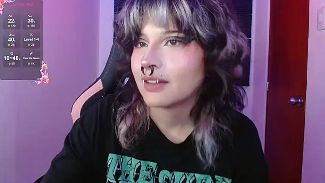 Snapshot of neena_nyx_ chatting on April 14, 11:11 pm neena nyx online show from April 14, 11:11 pm