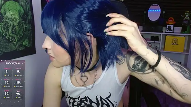 Snapshot of neena_nyx_ chatting on May 8, 3:12 am neena nyx online show from May 8, 3:12 am