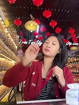 Lyn-be99 online show from March 10, 5:45 am