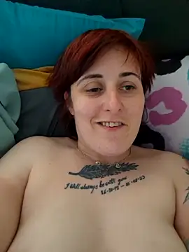 Snapshot of Tiara_XOX chatting on May 20, 9:48 am Tiara XOX online show from May 20, 9:48 am