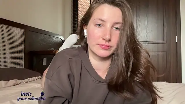 ItsEzheVika online show from February 2, 8:02 am