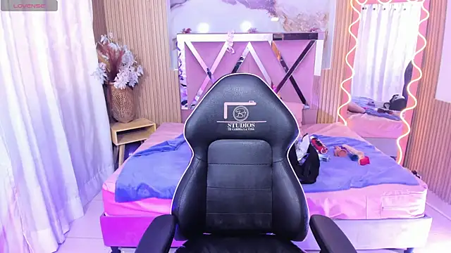 JENNA TAY1 online show from May 9, 7:52 pm