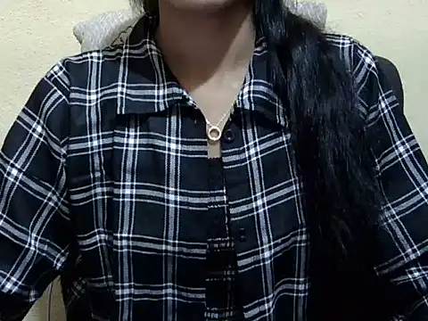 Snapshot of Khushi_v chatting on February 12, 3:29 pm Khushi v online show from February 12, 3:29 pm