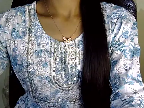 Snapshot of Khushi_v chatting on March 6, 4:58 pm Khushi v online show from March 6, 4:58 pm