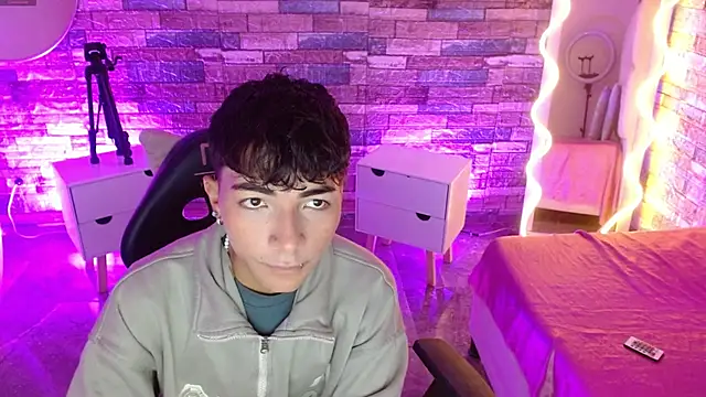 osamu tay online show from February 27, 11:43 am