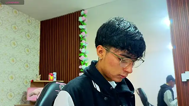 Snapshot of osamu_tay chatting on June 9, 3:18 am osamu tay online show from June 9, 3:18 am