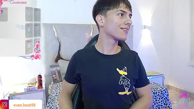 EVAN TAY online show from February 14, 4:09 am