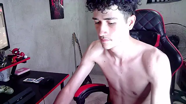 Snapshot of Johnny_cagee_ chatting on August 5, 9:17 pm Johnny cagee online show from August 5, 9:17 pm