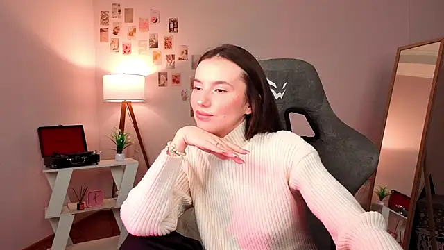 ssandralovin online show from February 4, 4:29 am