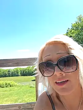 Snapshot of BeautifulFire23 chatting on June 3, 4:23 pm BeautifulFire23 online show from June 3, 4:23 pm
