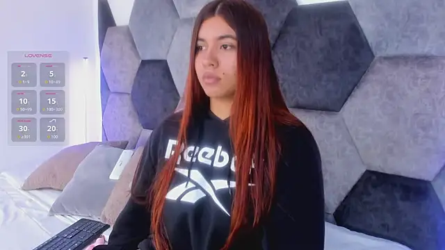 DulceJones online show from February 4, 8:47 pm