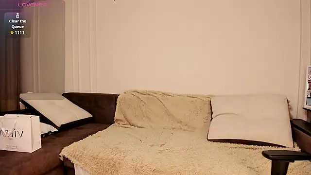 s00nie online show from February 15, 3:53 pm