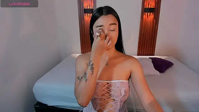 Snapshot of Lisy19 chatting on March 5, 7:43 pm Lisy19 online show from March 5, 7:43 pm