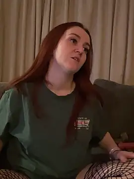 PoppySlut6999 online show from February 8, 10:02 pm