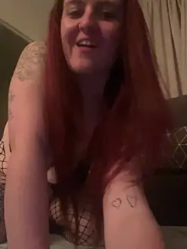 Snapshot of PoppySlut6999 chatting on April 17, 8:45 pm PoppySlut6999 online show from April 17, 8:45 pm