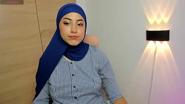 LAY LA  online show from February 4, 10:04 pm